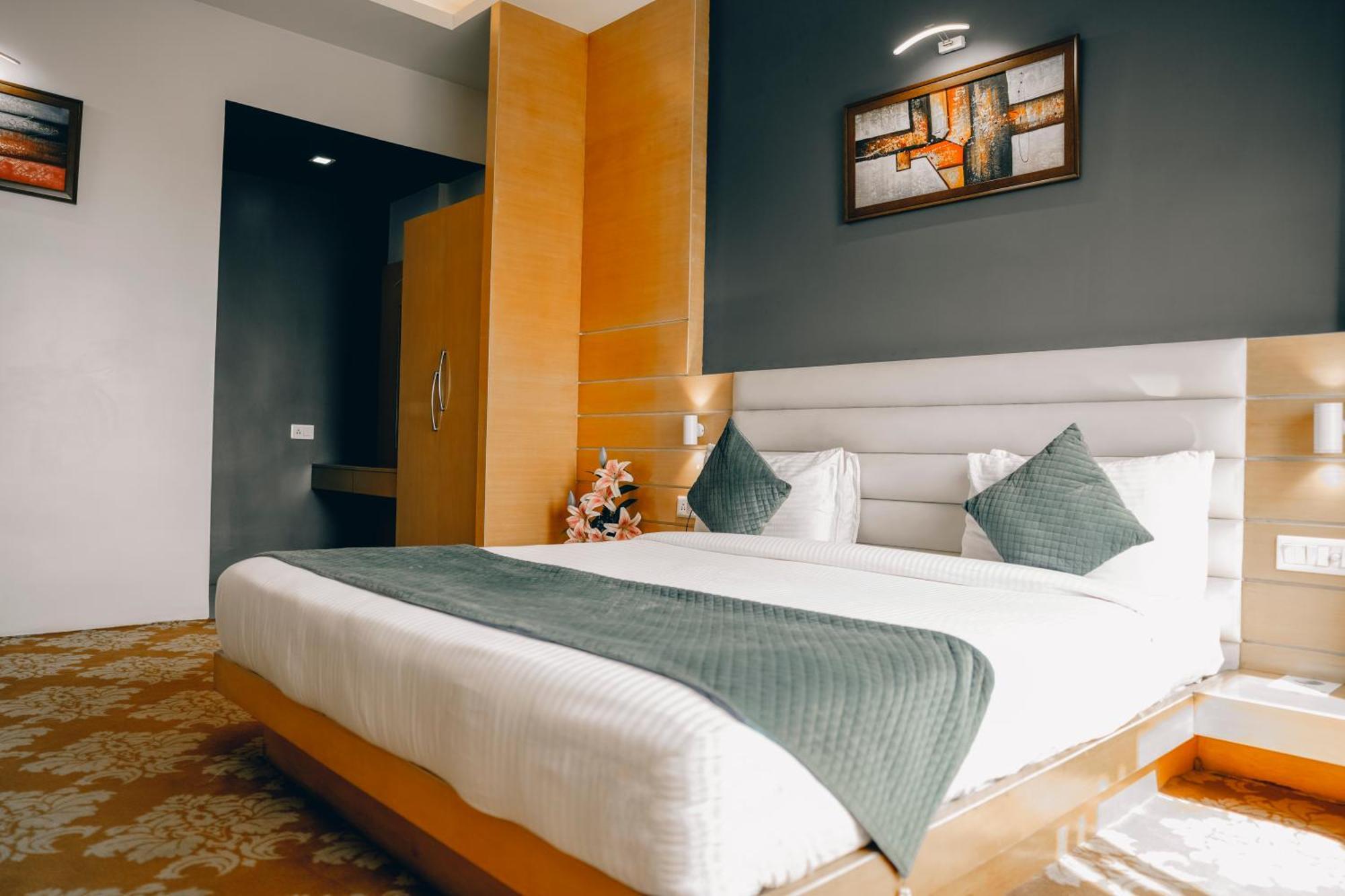 Hotel Imperial Heights Deoghar Esterno foto